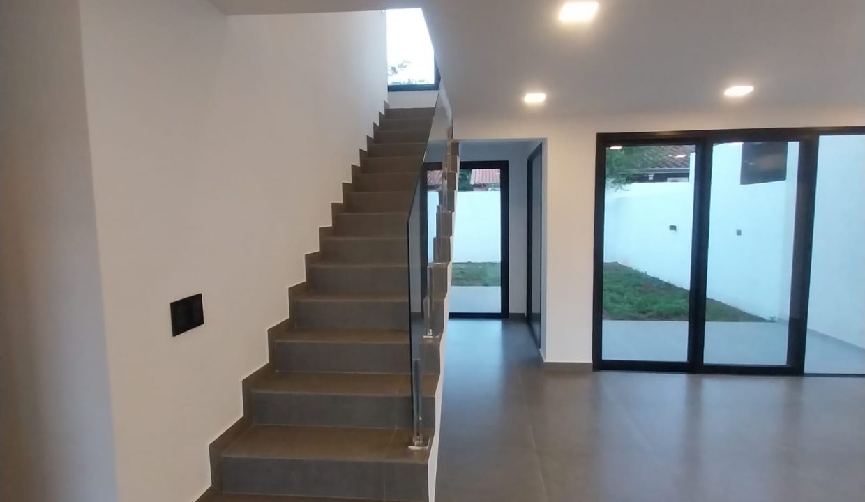 004 (1)